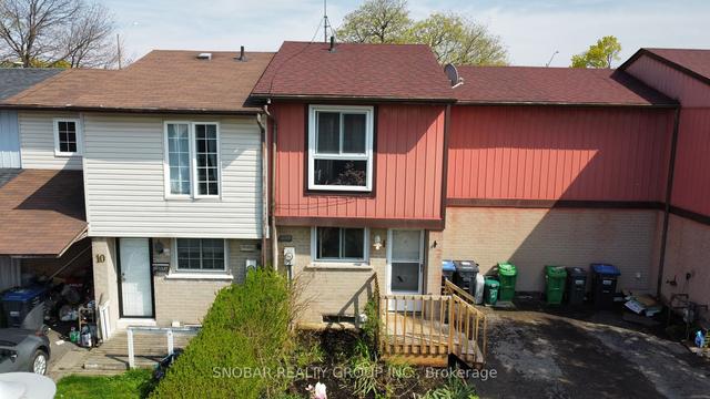 11 Jason Sq, House attached with 3 bedrooms, 2 bathrooms and 2 parking in Brampton ON | Image 12