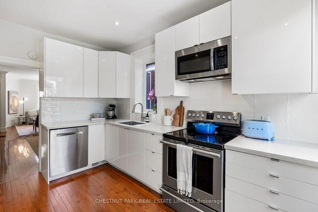 10 Grace St, House attached with 2 bedrooms, 2 bathrooms and 0 parking in Toronto ON | Image 4
