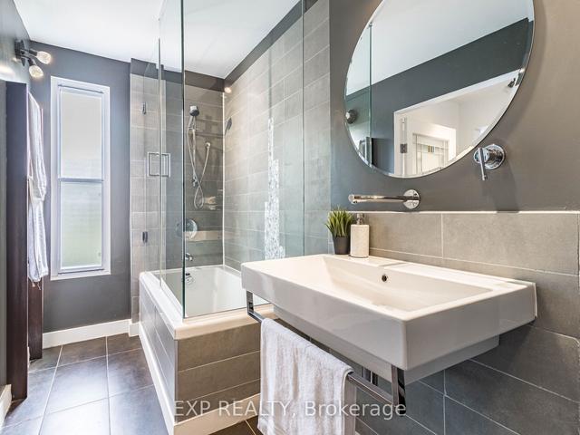 19 Phin Ave, House semidetached with 3 bedrooms, 3 bathrooms and 1 parking in Toronto ON | Image 14