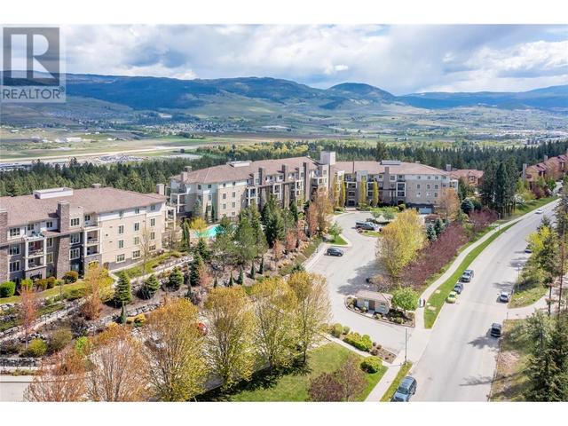 1301 - 1875 Country Club Dr, Condo with 3 bedrooms, 2 bathrooms and 1 parking in Kelowna BC | Image 3