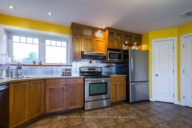 533 Gallivan Rd, House detached with 3 bedrooms, 2 bathrooms and 22 parking in Quinte West ON | Image 4