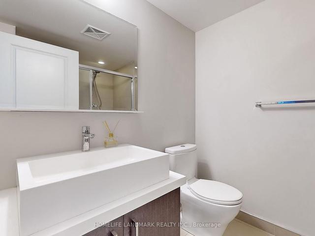 1702 - 65 St Mary St, Condo with 2 bedrooms, 2 bathrooms and 1 parking in Toronto ON | Image 11