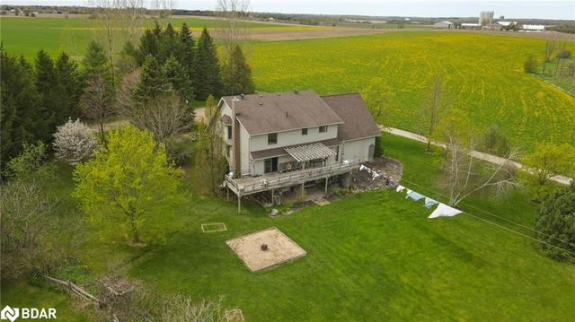 9546 Con 8 Rd, House detached with 5 bedrooms, 2 bathrooms and 17 parking in Wellington North ON | Image 8