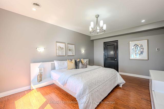 9 Redland Cres E, House detached with 5 bedrooms, 7 bathrooms and 14 parking in Toronto ON | Image 10
