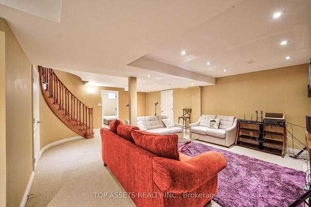 48 Highview Cres, House detached with 5 bedrooms, 7 bathrooms and 9 parking in Richmond Hill ON | Image 24