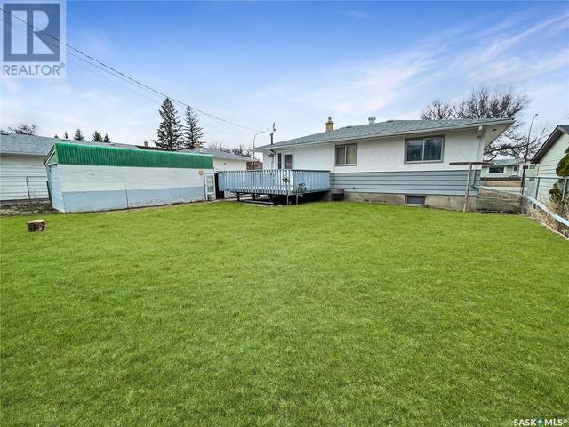 479 2nd Ave Se, House detached with 4 bedrooms, 2 bathrooms and null parking in Swift Current SK | Image 3
