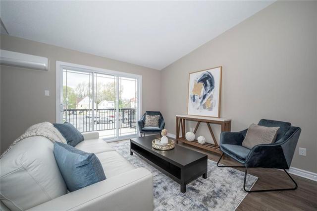 8 Water Street, Condo with 2 bedrooms, 1 bathrooms and 1 parking in Cornwall ON | Image 2