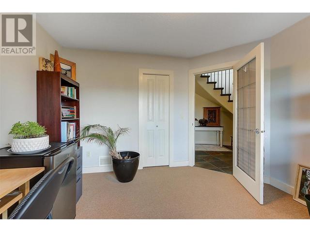 291 Sandpiper Crt, House detached with 5 bedrooms, 3 bathrooms and 6 parking in Kelowna BC | Image 69