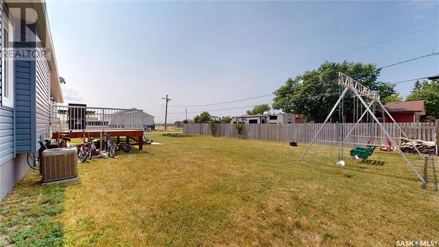 332 4th St, House detached with 3 bedrooms, 2 bathrooms and null parking in Alameda SK | Image 46