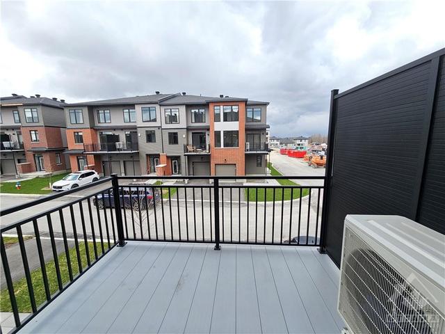 656 Corporal Private, Townhouse with 2 bedrooms, 3 bathrooms and 2 parking in Ottawa ON | Image 9