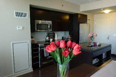 LPH-11 - 21 Nelson St, Condo with 1 bedrooms, 2 bathrooms and 1 parking in Toronto ON | Image 4