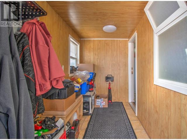 4218 Bella Vista Rd, House detached with 2 bedrooms, 1 bathrooms and 4 parking in Vernon BC | Image 2