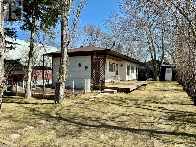5 Maple Street, House detached with 2 bedrooms, 1 bathrooms and null parking in Grandview Beach SK | Image 1