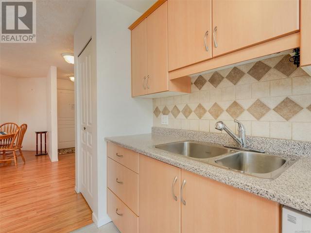 308 - 490 Marsett Pl, Condo with 2 bedrooms, 2 bathrooms and 1 parking in Saanich BC | Image 9