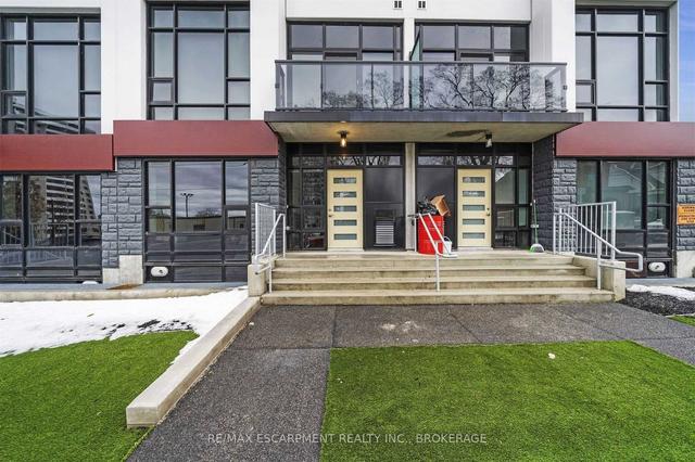 1 - 223 Market St, Townhouse with 1 bedrooms, 2 bathrooms and 1 parking in Hamilton ON | Image 1