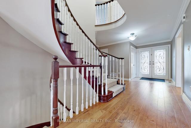 158 Chambers Cres, House detached with 4 bedrooms, 4 bathrooms and 6 parking in Newmarket ON | Image 23