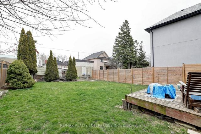 1091 Edgeleigh Ave, House detached with 4 bedrooms, 1 bathrooms and 4 parking in Mississauga ON | Image 17