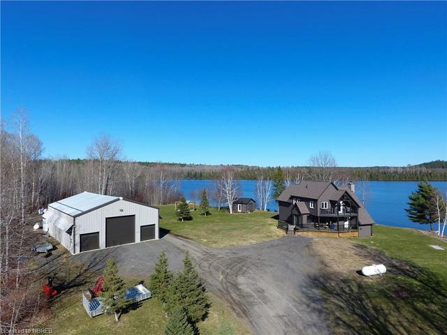 33 White Bear Crt, House detached with 4 bedrooms, 2 bathrooms and 19 parking in Temagami ON | Image 32
