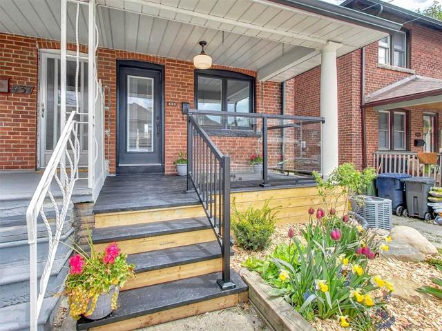 435 Christie St, House semidetached with 3 bedrooms, 2 bathrooms and 1 parking in Toronto ON | Image 1