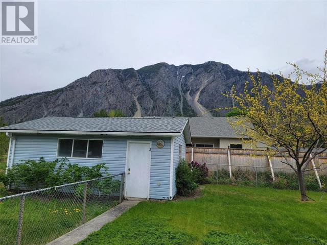 819 10th Ave, House detached with 3 bedrooms, 1 bathrooms and 5 parking in Keremeos BC | Image 31