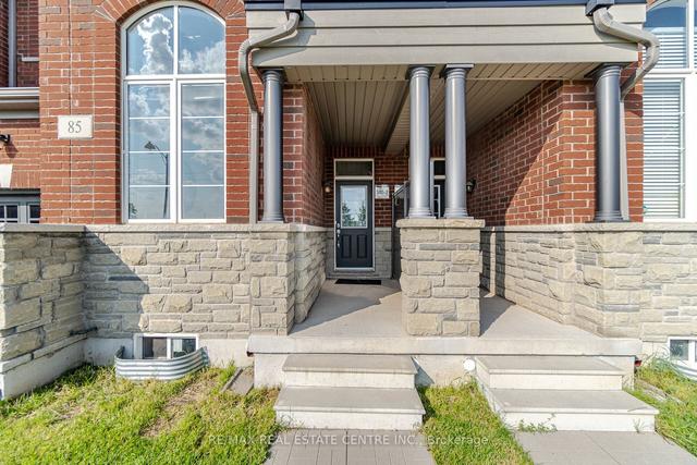 85 Bronson Terr, House attached with 3 bedrooms, 3 bathrooms and 3 parking in Milton ON | Image 12