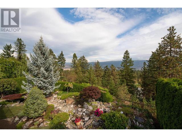 2053 Capistrano Drive, House detached with 4 bedrooms, 3 bathrooms and 6 parking in Kelowna BC | Image 25