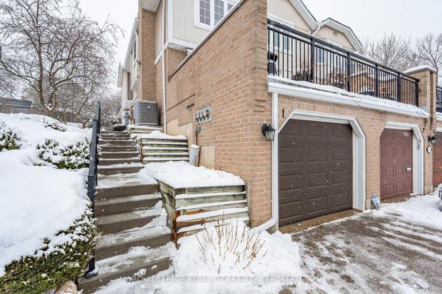 1 - 114 Woodlawn Rd E, Townhouse with 2 bedrooms, 3 bathrooms and 2 parking in Guelph ON | Image 1