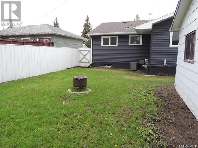 1500 Thorn Cres, House detached with 5 bedrooms, 2 bathrooms and null parking in Estevan SK | Image 6
