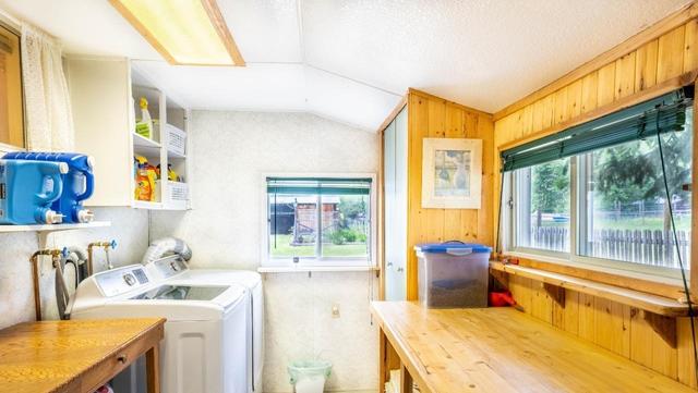 8918 Moyie Avenue, House detached with 2 bedrooms, 1 bathrooms and null parking in Central Kootenay B BC | Image 14