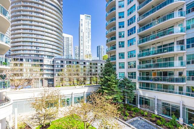 325 - 600 Queens Quay W, Condo with 1 bedrooms, 1 bathrooms and 1 parking in Toronto ON | Image 10