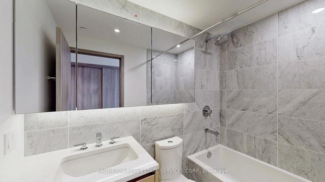 2302 - 85 Mcmahon Dr, Condo with 2 bedrooms, 2 bathrooms and 1 parking in Toronto ON | Image 5