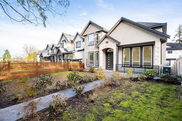 14371 Crescent Road, House detached with 7 bedrooms, 6 bathrooms and 4 parking in Surrey BC | Image 1