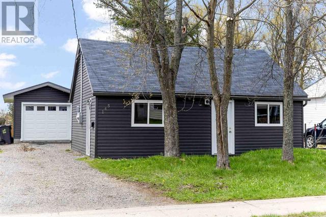 145 Elmwood Ave, House detached with 2 bedrooms, 1 bathrooms and null parking in Sault Ste. Marie ON | Image 1