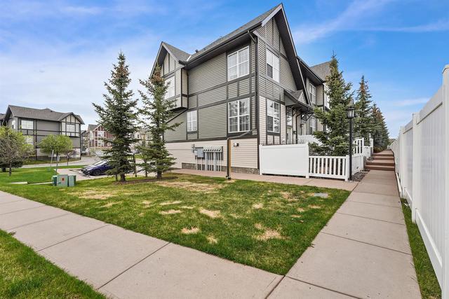 109 New Brighton Villas Se, Home with 3 bedrooms, 2 bathrooms and 2 parking in Calgary AB | Image 33