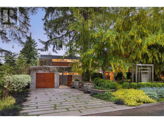4229 Sunset Boulevard, House other with 3 bedrooms, 3 bathrooms and 3 parking in North Vancouver BC | Image 2