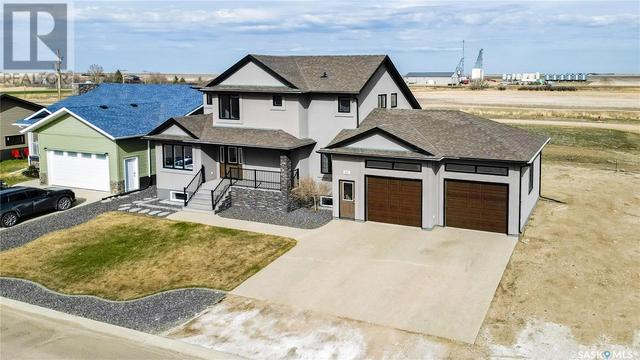 45 Crescent Drive, House detached with 5 bedrooms, 4 bathrooms and null parking in Avonlea SK | Image 2