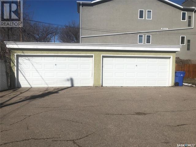 2915 Victoria Ave, House detached with 6 bedrooms, 4 bathrooms and null parking in Regina SK | Image 2
