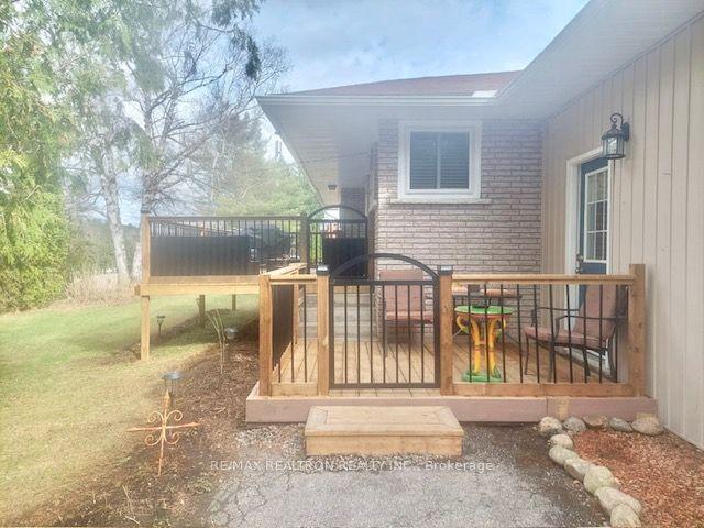 27209 Highway 62 S, House detached with 2 bedrooms, 2 bathrooms and 10 parking in Bancroft ON | Image 17