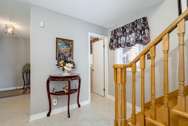 64 Adrianno Cres, House detached with 3 bedrooms, 4 bathrooms and 6 parking in Vaughan ON | Image 7