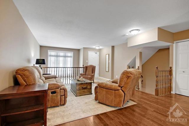 558 Reardon Private, House attached with 2 bedrooms, 2 bathrooms and 1 parking in Ottawa ON | Image 3
