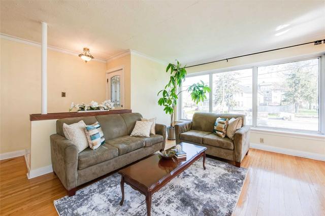 3715 St Clair Ave E, House detached with 3 bedrooms, 3 bathrooms and 2 parking in Toronto ON | Image 35