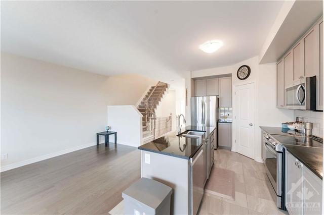 756 Dearborn Private, Townhouse with 3 bedrooms, 4 bathrooms and 2 parking in Ottawa ON | Image 12