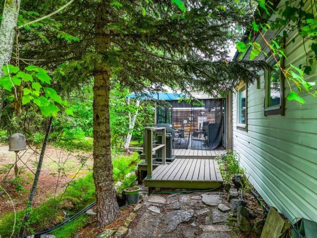 8918 Moyie Avenue, House detached with 2 bedrooms, 1 bathrooms and null parking in Central Kootenay B BC | Image 18