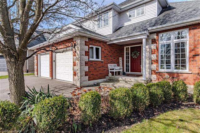 28 Macbride Crt, House detached with 4 bedrooms, 3 bathrooms and 4 parking in Brantford ON | Image 12
