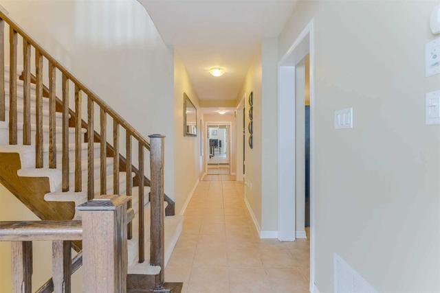 73 Mccandless Ct, House attached with 3 bedrooms, 2 bathrooms and 3 parking in Milton ON | Image 32