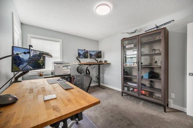 194 West Grove Way Sw, House detached with 4 bedrooms, 3 bathrooms and 2 parking in Calgary AB | Image 31