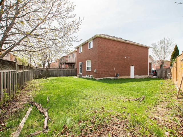 134 Muirland Cres, House detached with 4 bedrooms, 4 bathrooms and 6 parking in Brampton ON | Image 18