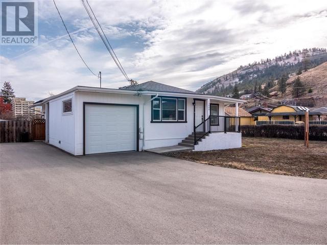 13009 Armstrong Ave, House detached with 4 bedrooms, 2 bathrooms and 4 parking in Summerland BC | Image 1