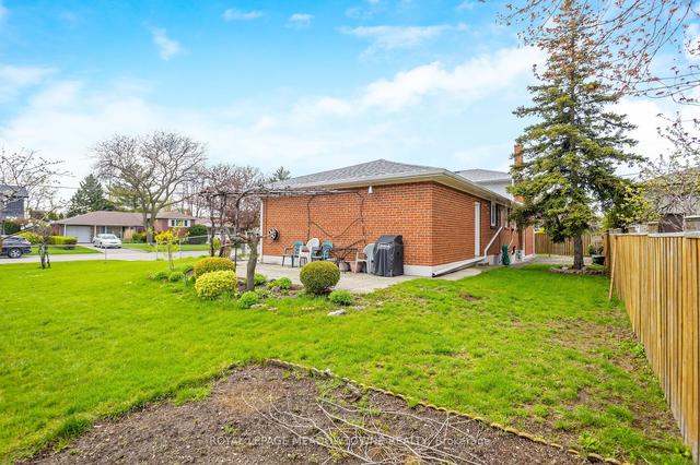 726 Netherton Cres, House detached with 4 bedrooms, 2 bathrooms and 8 parking in Mississauga ON | Image 24