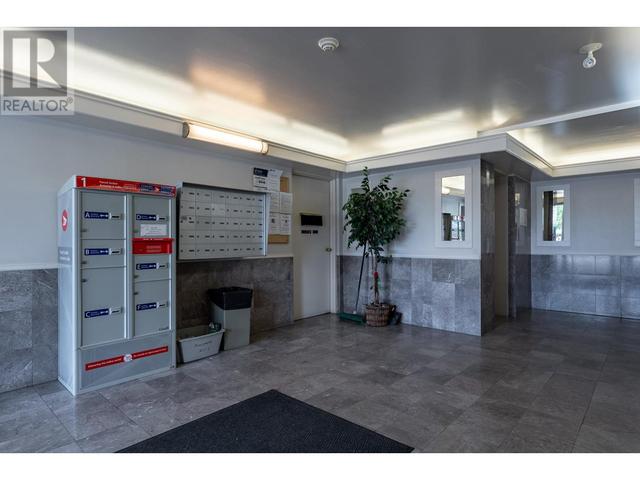 309 - 993 Klo Rd, Condo with 2 bedrooms, 1 bathrooms and 1 parking in Kelowna BC | Image 9